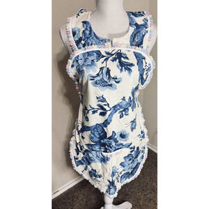 VTG 70s Bib Apron Blue floral pockets Cottagecore Pinafore Ruffles MCM Tradwife